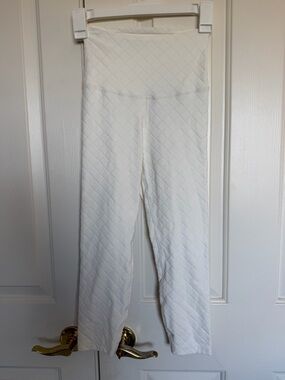 Nike White Quilted High-Waist cropped Leggings